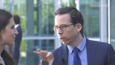 Die mögliche Lockerung der Fernbehandlung führt beim 121. Deutschen Ärztetag in Erfurt zu heftigen Debatten. Wir haben mit Hausärzten gesprochen, die vor allem Chancen in der Telemedizin sehen. So auch Univ.-Prof. Dr. Martin Scherer vom UKE in Hamburg. Er warnt allerdings: "Teleärzte dürften Hausärzten nicht dazwischenfunken!"