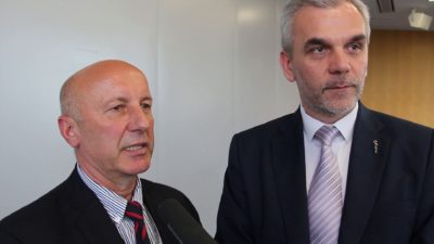 Bei den Protesten auf dem Maidan in Kiew gerieten auch Ärzte in die Schusslinie. Noch immer kämpfen viele mit den traumatischen Erlebnissen, berichtet Dr. Oleg Musii im <strong>Exklusiv-Interview</strong>. Im Video erklärt der ukrainische Ärzteverbands-Präsident, wie die Versorgung organisiert wurde und was dies für Folgen hat.