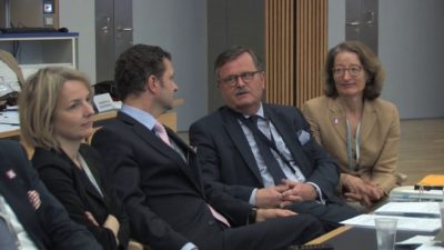 Mit 161 von 230 gültigen Stimmen haben die Delegierten des Deutschen Ärztetages erneut Frank Ulrich Montgomery zum Präsidenten der Bundesärztekammer (BÄK) gewählt. Nun will er vor allem die Gräben zwischen den Ärztegruppen schließen.