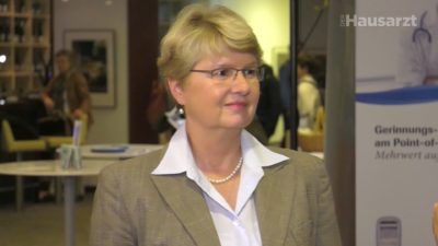 Besonders bei der Pneumokokken-Impfung hat die STIKO einiges in ihren neuen Empfehlungen verändert. Dr. Sigrid Ley-Köllstadt und Dr. Ute Arndt raten Hausärzten: Ein Blick in die Kommentare rentiert sich.