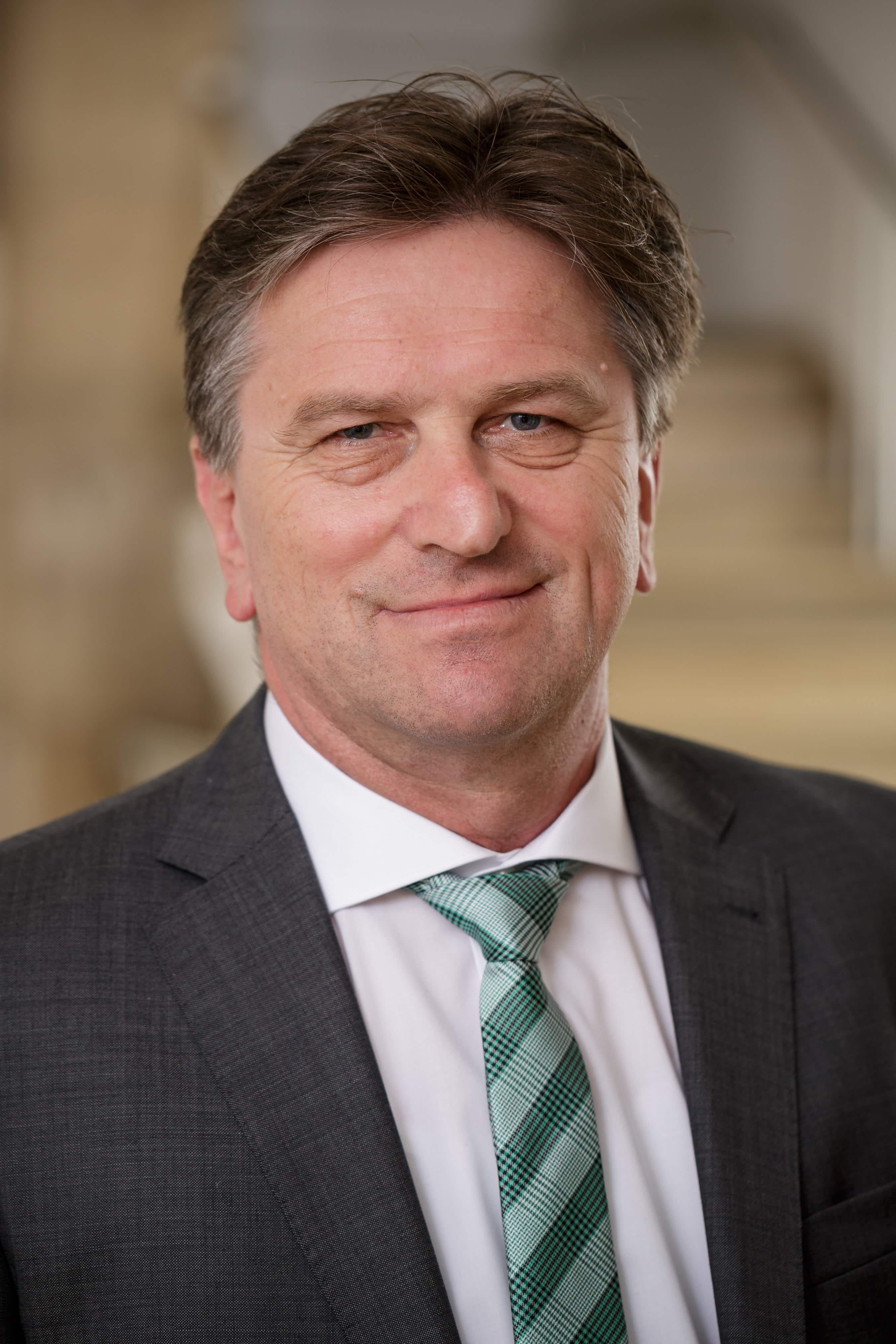 Will bessere ambulante Versorgung bei psychischen Erkrankungen: Südwest-Sozialminister Manne Lucha 