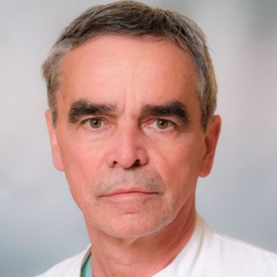 Der wegen Betrugs verurteilte Herz-Chirurg Prof. Dr. Karl-Heinz Kuck erhält nach einem Urteil des Hamburger Verwaltungsgerichts seine Approbation zurück. Gesundheitsbehörde und  KBV reagieren mit Unverständnis.