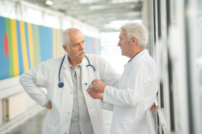 Die Tarifgespräche zwischen dem Marburger Bund und den Ärzten der Helios Kliniken sind erfolgreich verlaufen. Beide Parteien einigten sich auf eine rückwirkende Entgelterhöhung.