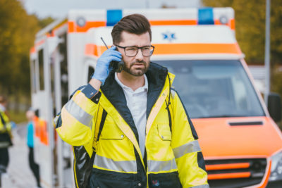 Einem Gesetz zufolge dürfen Notfallsanitäter nur nach Rücksprache mit einem Arzt heilkundlich tätig werden. Im Arbeitsalltag gefährdet das Leben. Das DRK Biberach möchte das ändern.