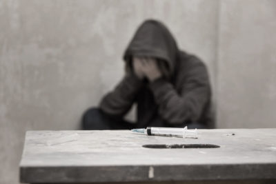 Methadon unter ärztlicher Aufsicht statt illegaler Drogenkonsum ist für Süchtige häufig die letzte Rettung. Aber das Hilfesystem blutet aus.