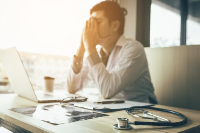 Bei der Techniker Krankenkasse sind 2018 so viele Beschwerden wegen möglicher Behandlungsfehler eingegangen wie noch nie. Hausärzte gehören zu den Medizinern, die mit am meisten betroffen sind.