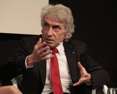 Ende 2019 legt Dr. Christopher Hermann sein Amt als Vorstandsvorsitzender der AOK Baden-Württemberg nieder. Beim Hausärztetag 2019 ehrten ihn die Teilnehmer für sein Engagement.