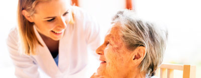 Multimedikation betrifft viele Patienten: Schon jetzt kommen 80 Prozent der Konsultationen in der Allgemeinmedizin durch Patienten mit mehreren Erkrankungen und Beschwerden zustande. Etwa die Hälfte der Patienten über 65 Jahren nimmt fünf oder mehr Dauermedikamente ein.