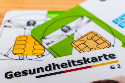 E-Rezept-App, Papierausdruck und künftig auch über die elektronische Gesundheitskarte: Drei Einlösewege sollen für das E-Rezept zur Verfügung stehen. Das haben die Gematik-Gesellschafter nun beschlossen - und eine Klarstellung zum Konnektortausch formuliert.