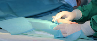 Die Versorgung von Patienten nach einer Operation können Hausärzte mit der 31600 EBM abrechnen. Doch bei der dafür nötigen Überweisung des Operateurs können sich leicht Fehler einschleichen.