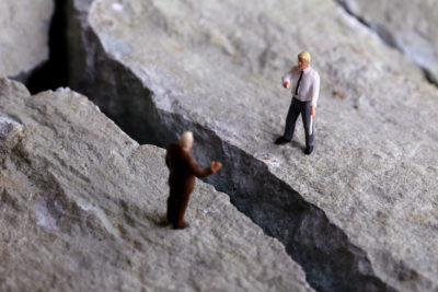 Personal, Miete, Nebenkosten: Eine Praxis zu führen, kostet Geld. Daran erinnern Hausärztinnen- und Hausärzteverband und Berufsverband der Kinder- und Jugendärzt*innen zum Start der Honorarverhandlungen. Um die "explodierenden Kosten" abzufedern, müsse der Orientierungswert um mindestens 7 Prozent steigen. Die Verhandlungen dürften zäh werden.