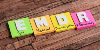 Traumatische Erfahrungen sollen mit Hilfe der populären EMDR-Methode bewältigt werden können. Studien können die Versprechen bisher nicht bestätigen.
