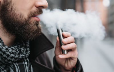 Jeder Fünfte raucht, das ist deutlich weniger als noch vor zehn Jahren. Der Trend geht vor allem auf Erfolge in Asien zurück, in Europa ist der Rückgang geringer. Das liegt vor allem an einer bestimmten Bevölkerungsgruppe.