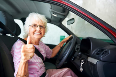Für die meisten von uns ist Autofahren gleichbedeutend mit Mobilität und Unabhängigkeit. Bestehen Zweifel an der Fahrtüchtigkeit, fürchten sich daher viele Menschen vor dem Verlust der Fahrerlaubnis. Jedoch können Sie oft etwas tun, um die Fahrtauglichkeit zu erhalten oder wiederherzustellen.