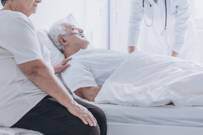 Seit 1. Januar wird die Leichenschau endlich angemessen bezahlt. Aber die Neuregelung birgt Fallstricke, erklären die "Rauchenden Köpfe". Zudem haben sie eine Vorlage für ein Rechnungsformular erarbeitet.