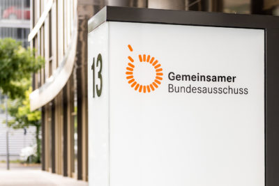 Ärztinnen und Ärzten könnte ab Januar Chaos bei den Covid-19-Impfungen drohen. Denn das Ministerium mache seine Hausaufgaben nicht, kritisierten Gemeinsamer Bundesausschuss und Ärzteschaft.