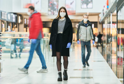 Ab 20. März sollen voraussichtlich die meisten Corona-Schutzmaßnahmen auslaufen. Das sieht ein Referentenentwurf vor, den Bundesgesundheitsminister Karl Lauterbach vorgelegt hat und der am Freitag beschlossen werden soll. Angesichts hoher Infektionszahlen rät Lauterbach den Ländern nun, die Übergangsfrist bis zum 2. April zu nutzen.    
