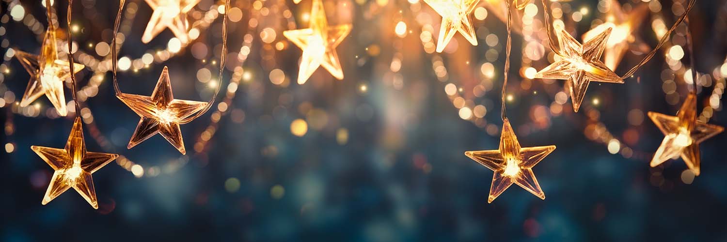 Der erste Advent steht vor der Tür – und damit auch die Zeit der Weihnachtsfeiern. Doch wann sind Mitarbeitende dabei unfallversichert? Die Gesetzliche Unfallversicherung nennt vier Voraussetzungen – und zeigt klare Grenzen für den Versicherungsschutz auf.