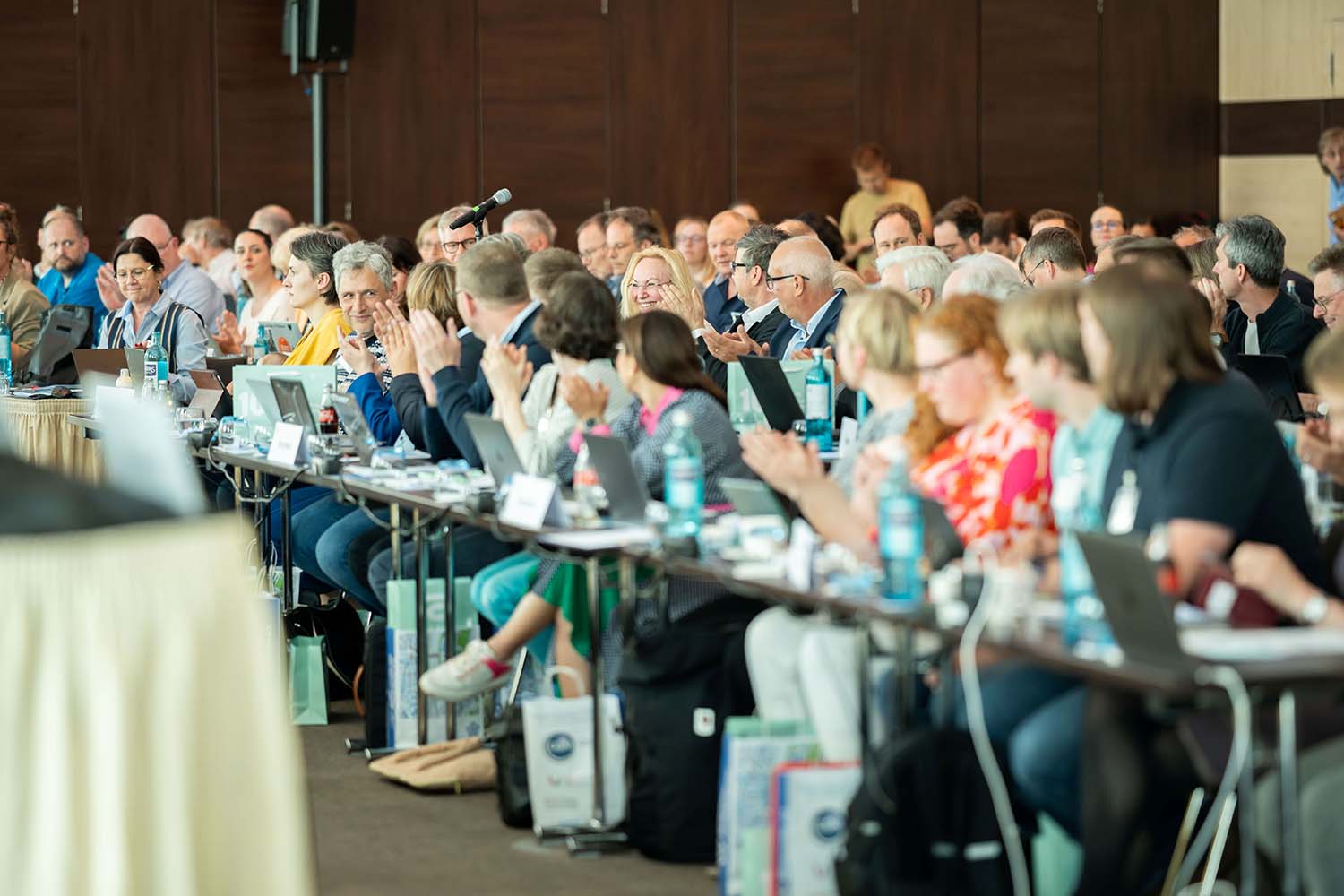 Sobald die Ständige Impfkommission (STIKO) Impfungen empfiehlt, sollen die Krankenkassen die Kosten für die Impfungen übernehmen. Das fordern die Hausärztinnen und Hausärzte bei ihrer Frühjahrstagung in Köln. 