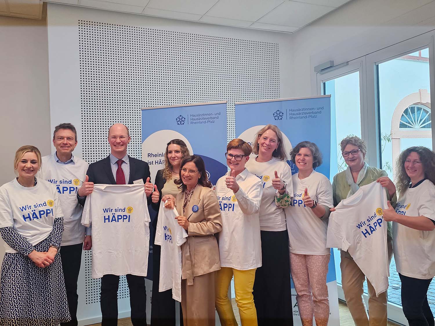 Egal, ob kleine oder große Praxis: HÄPPI funktioniert – auch in Rheinland-Pfalz. Die äußerst positiven Ergebnisse der Evaluation des HÄPPI-Pilotprojekts wurden von den Plänen der Bundespolitik überschattet. 
